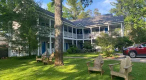 M22 Inn Glen Arbor - Image 3