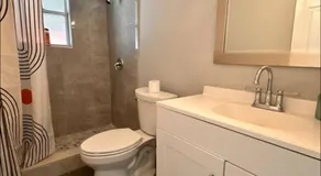 Central Tampa Hot Spot! - Image 2