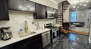 Unique Townhouse near Metro - Image 4