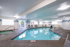 Best Western Lake Oswego Hotel & Suites - Image 4
