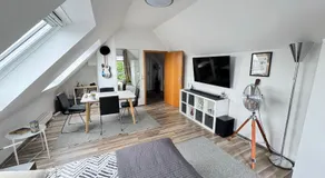 Gemütliche helle Dach-Wohnung in Frankfurt - Image 2