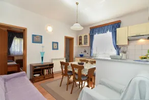 Apartment 811 - Image 2