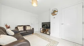 Fern Walk Spacious 3 Bedroom House - Dalkeith - Image 2