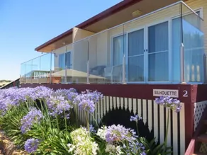 Gooromon Park Cottages - Image 1