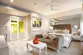 Hotel Emerald - Image 2