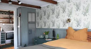 B&B Bland ormbunkar och rosor - Image 2