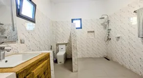 Blue Villa - Image 2