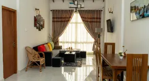 Cinnamon Holiday Home Near Airport - Image 2