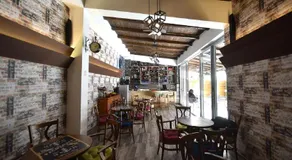 Villa Nina Hotel & Lounge bar - Image 3