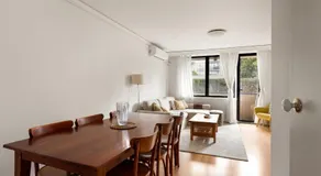 Free parking - spacious apartment near 48 tram - Image 2