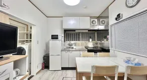 Bears House Tokyo - Image 4