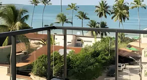 Centro da vila a 50m do mar com cozinha completa, varanda e piscina com vista panorâmica - Image 5