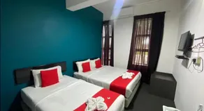 Captain Hotel Cafe & Bistro - Image 2
