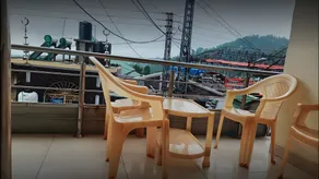 Ali's Hotel - Image 2