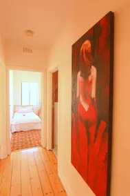 5 beds, Walk to Train, Bus, 10KM Melbourne City - Image 3