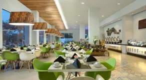 KHAS Surabaya Hotel - Image 2