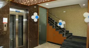 century courtyard - Image 4