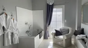 SUITE ROMANTIQUe - Image 2