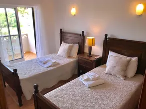 Beachside Family Stay in Benagil - Image 2
