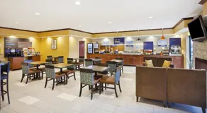 Holiday Inn Express Hotel & Suites Circleville by IHG - Image 3