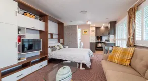 Spalding Town Centre - 2 Person - Self Contained - Self Catering 1 or 2 Doubles - Image 2