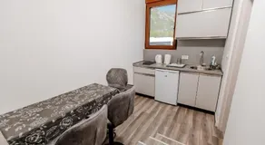 Bungalow Holiday - Image 4