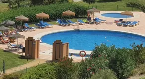 2 bedroom apartment with terrace and pool - Image 4