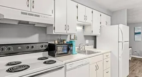 Peaceful 2BD 10 mins from DT Peoria - Image 4