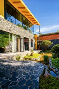 Luming Mountain Lodge - Image 2