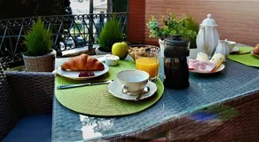 Monti Guesthouse - Image 5