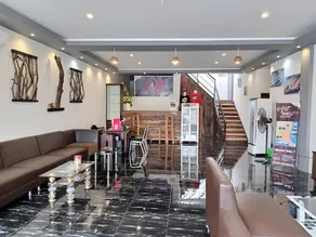 Art Doorz Homestay Istana Gandrung - Image 5