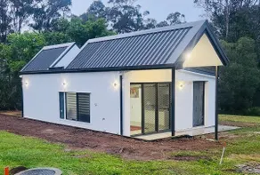 Holiday Home on Acreage Block Next to M1 and Close to Everything - Image 5
