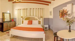 Papaya Inn - Image 5