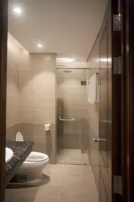 LUXURIOUS 2BR APT WITH SEA VIEW * FREE PICK UP - Image 4