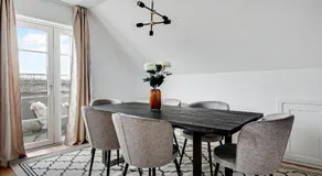 Charm 2 - Great 2-Bdr Apt with Shared Garden and Balcony - Image 3