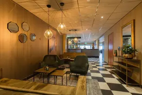 New West Inn - Image 5