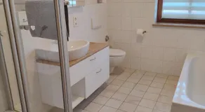 Gemütliche 100 qm Wohnung mit Balkon - Image 2