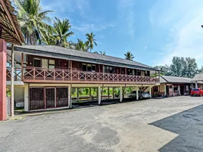 OYO 90278 Redzwan's Beach Resort - Image 4