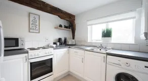 Colchester Town Duplex Apartment - Image 3