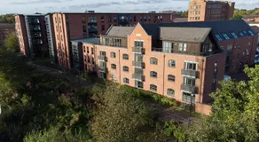 Cotels The Millhouse Corporate Apartments - PRIVATE APARTMENT BUILDINGS - GATED ENTRANCE - PARKING - WORK DESK - Image 5
