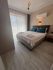 Luxury with private pool - Image 2