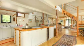 Duckpitts Barn - Image 2