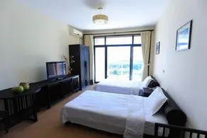 Q+ Meet My Home Seaview Apartment - Image 5