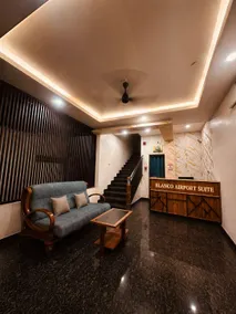 Blanco Airport Suite - Image 3