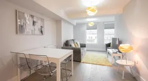 Modern,central 1 bedroom flat - Image 2