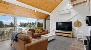 The Glass House 103 Bristow-Smith Ave Goolwa South - BYO Linen - Image 2