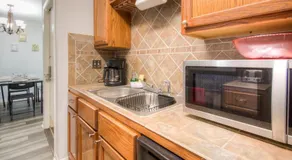 Spacious 3BR, 2BA Condo near Medcenter & NRG - Image 5