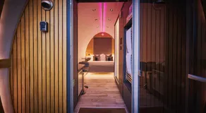Luxury Hideaways - Image 3