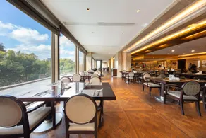 China Grain Hotel 上海中谷小南国花园酒店 - Image 2
