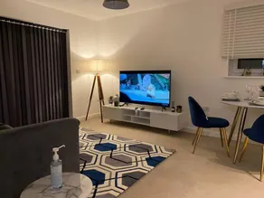 Stunning Modern Apartment in Rochester, England - Image 5